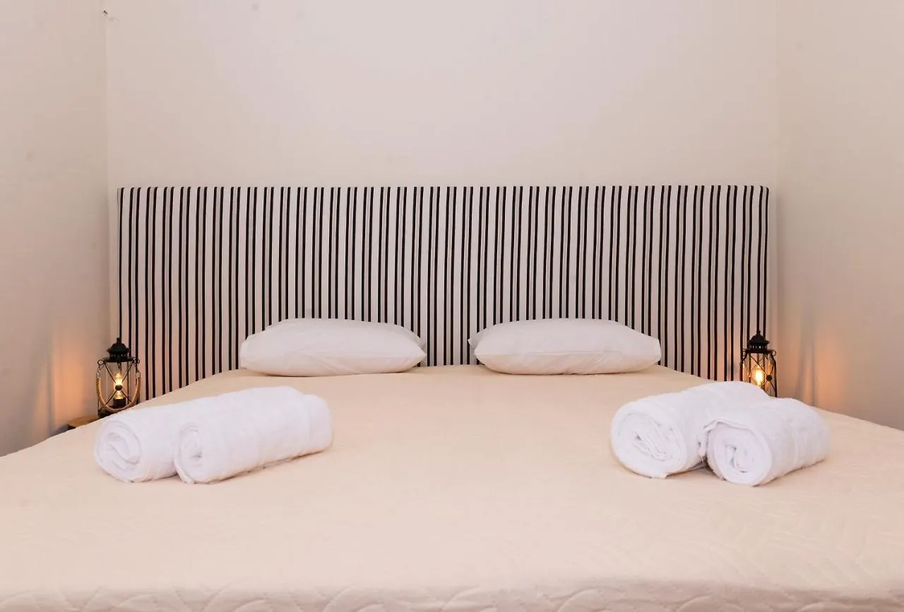 Luxury Apartment In Heraklion contacts